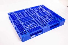 如何提高塑料托盤的抗老化性？